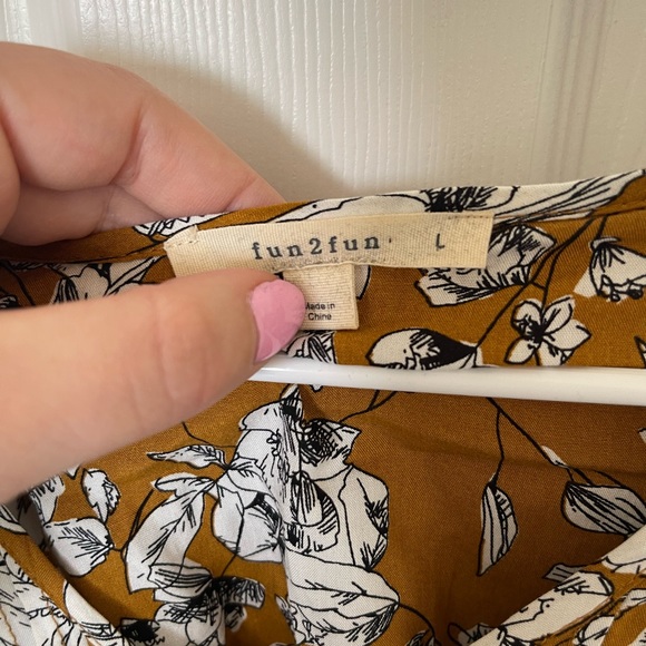 fun2fun | Peasant Blouse | Mustard Color with White Floral Pattern | Siz… - Picture 8 of 13